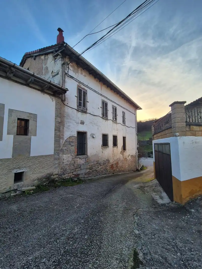 Exterior view of Houses for sale in Valle de Mena  with Private garden, Storage room and Balcony