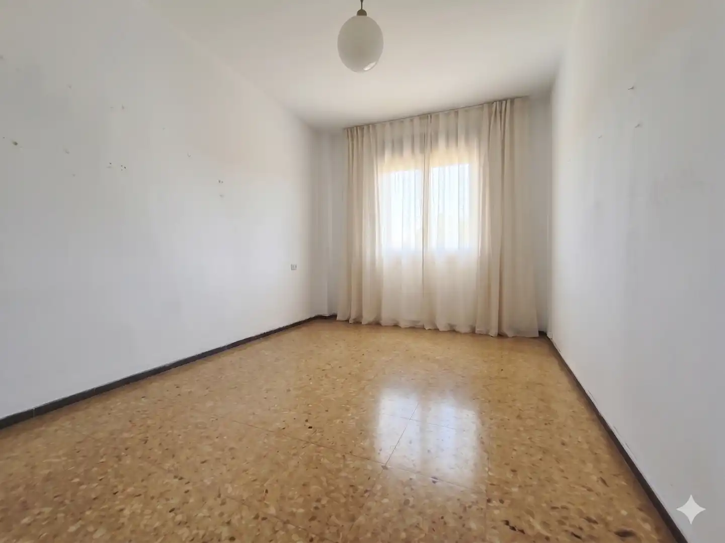 Habitación de Piso en venta en Badalona con Aire acondicionado y Calefacción