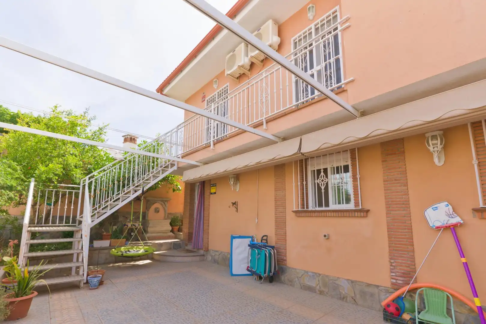 Vista exterior de Casa o chalet en venta en Cájar con Aire acondicionado, Calefacción y Jardín privado