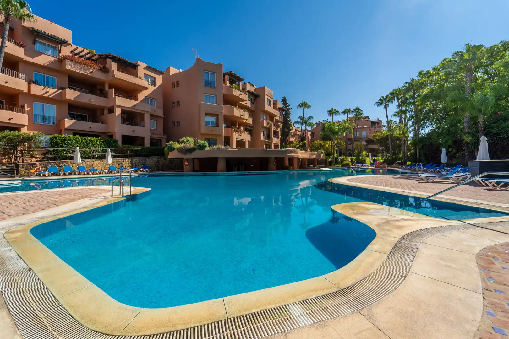 Piscina de Apartamento en venta en Milla de Oro