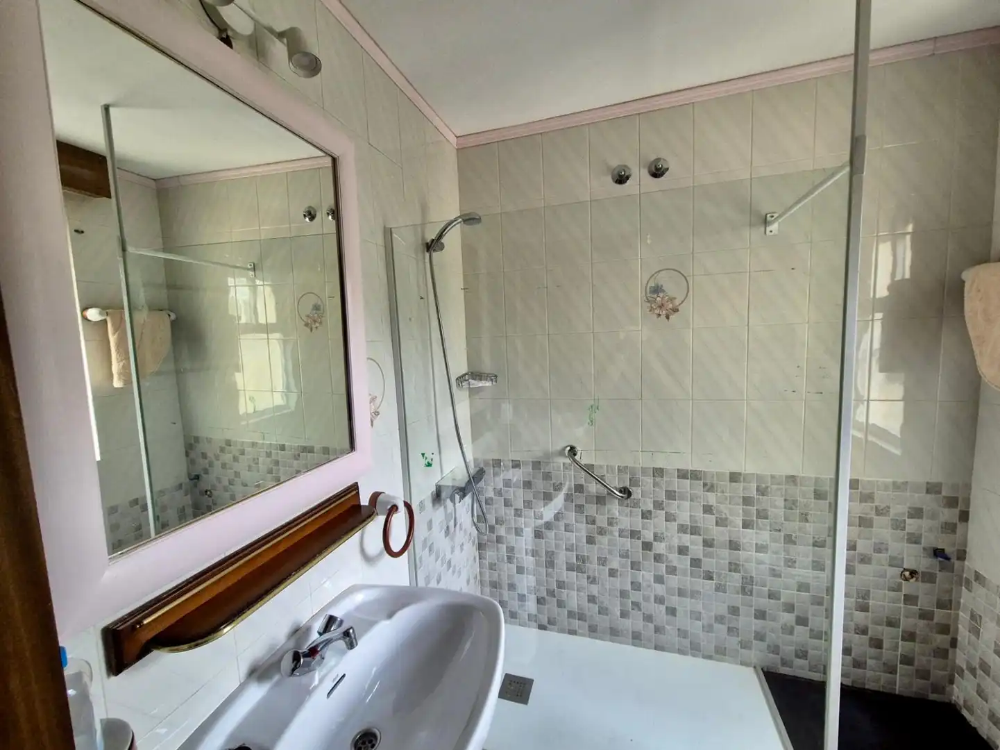 Bathroom of Flat for sale in Triollo  with Heating, Storage room and Balcony