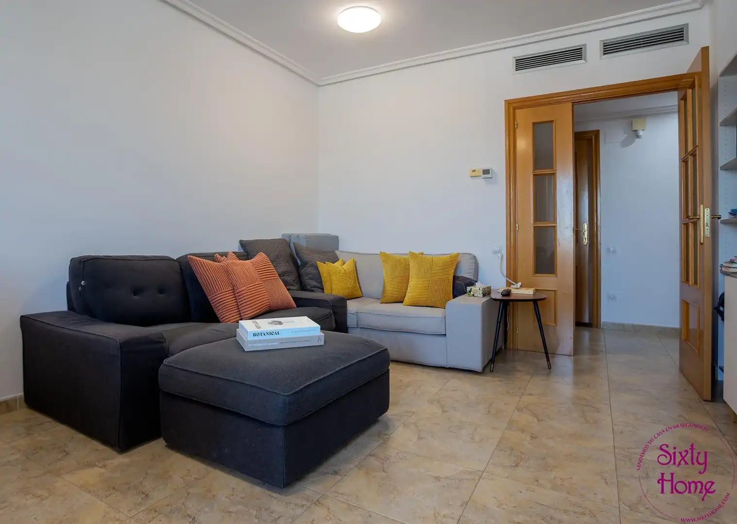 Living room of Flat for sale in Zaragoza  with Heating