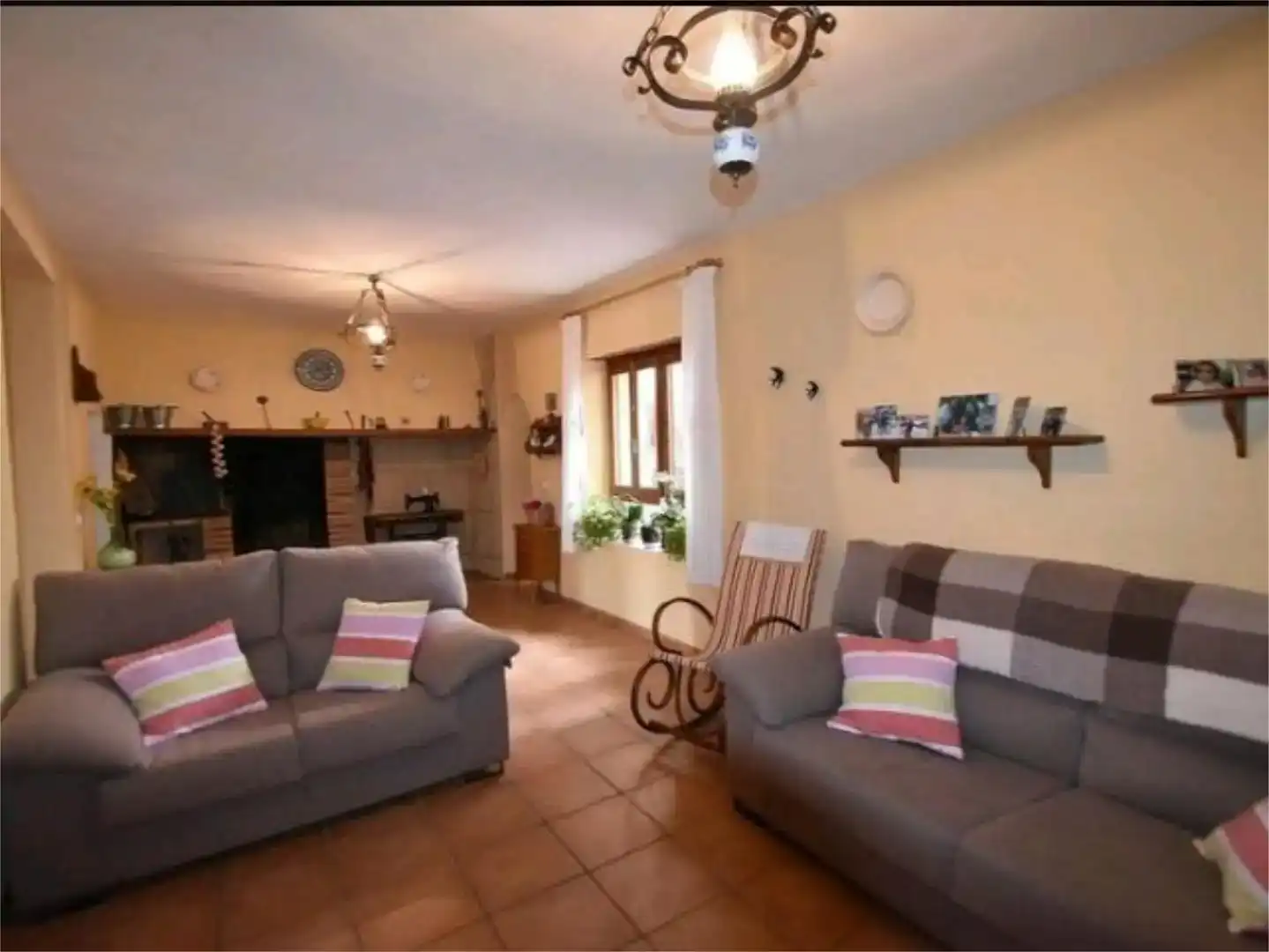 Sala d'estar de Finca rústica en venda en Agres amb Jardí privat, Traster i Piscina