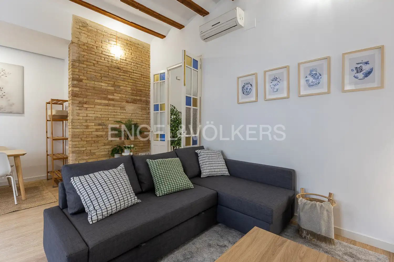 Living room of Flat for rent in Valencia  with Air Conditioner, Heating and Parquet flooring