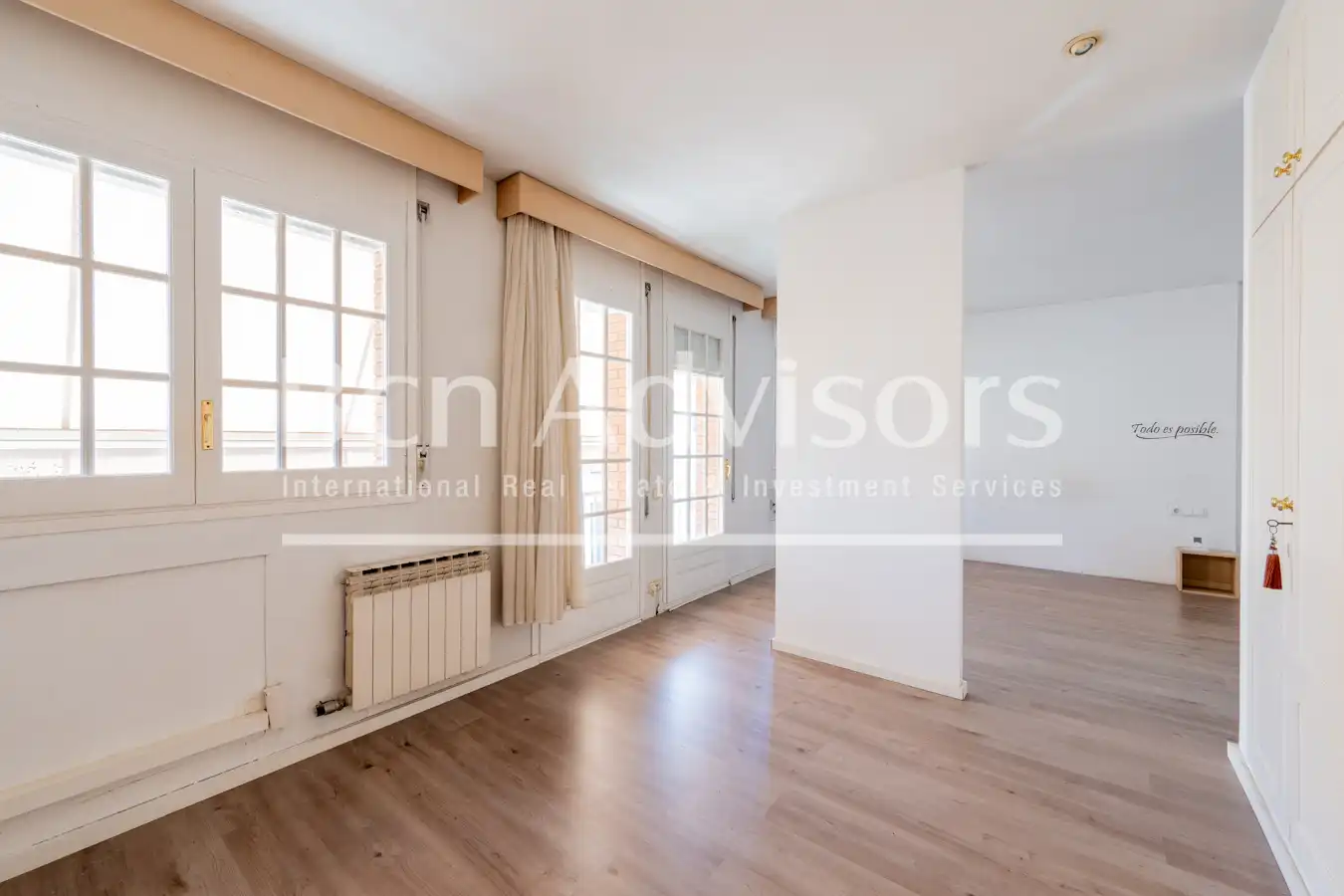 Sala de estar de Casa adosada en venta en Sant Just Desvern con Aire acondicionado, Calefacción y Parquet