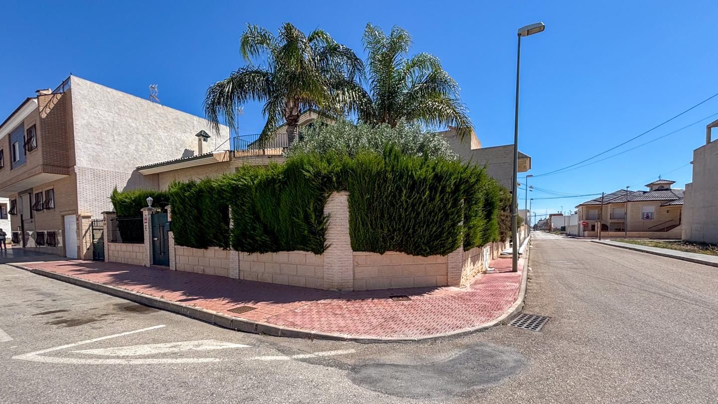 Exterior view of House or chalet for sale in Cox  with Air Conditioner, Private garden and Parquet flooring