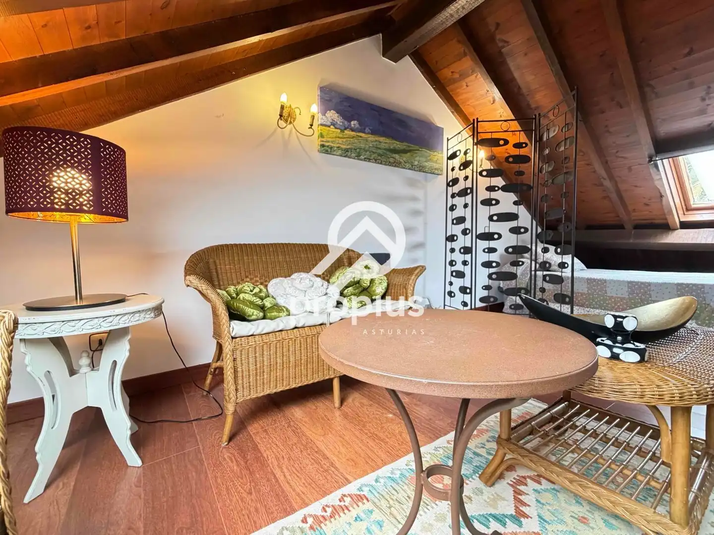 Sala de estar de Casa adosada en venta en Llanes con Calefacción, Trastero y Amueblado