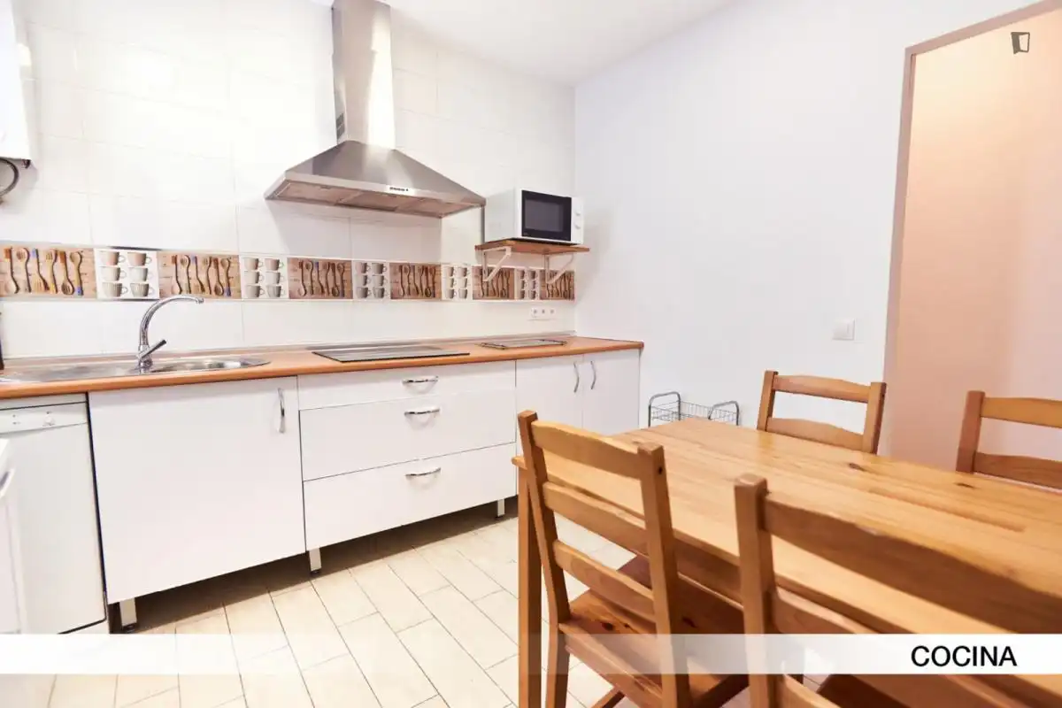 Habitación en Sector Sur - La Palmera - Reina Mercedes