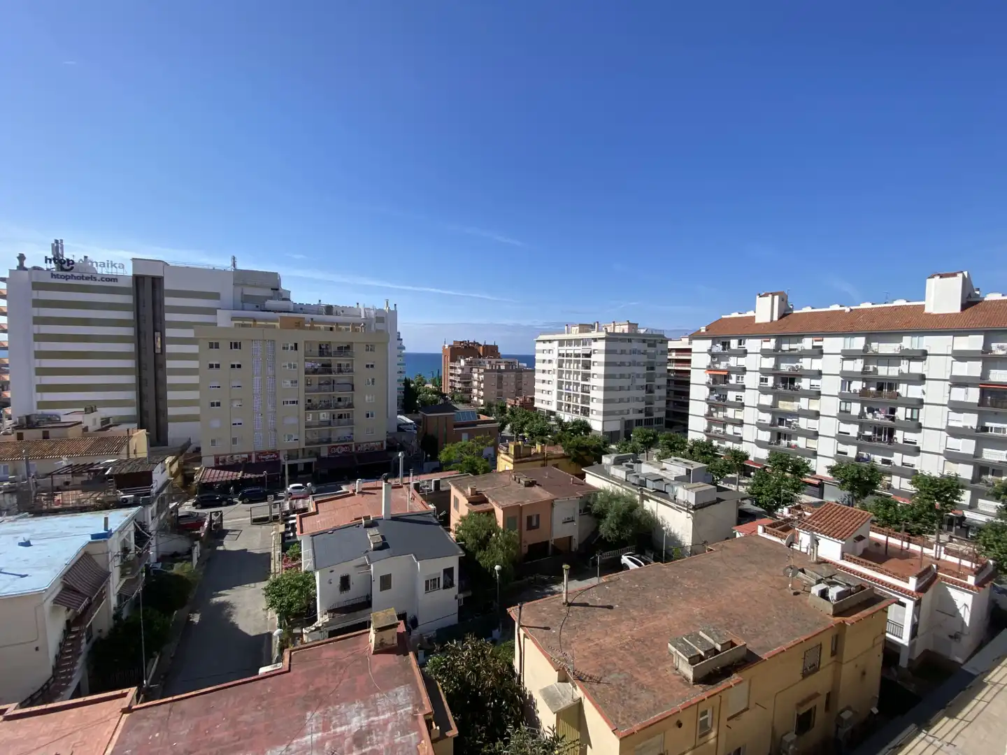 Vista exterior de Apartamento en venta en Calella con Balcón y Alarma