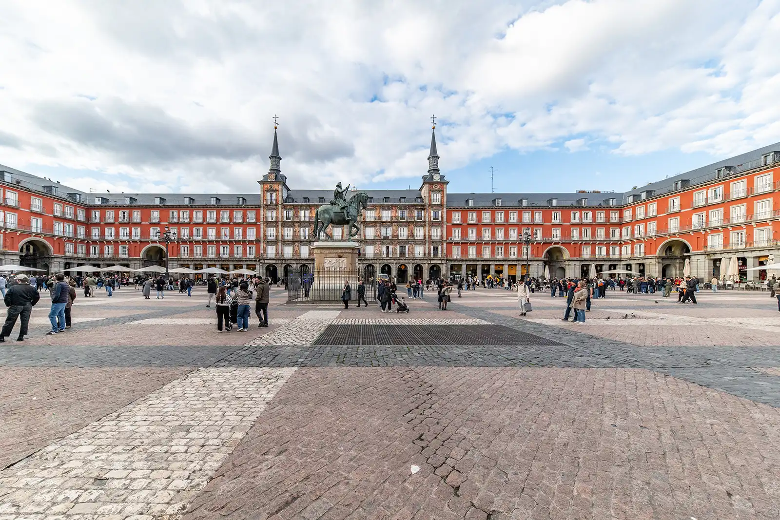 Vista exterior de Local en venta en  Madrid Capital con Calefacción