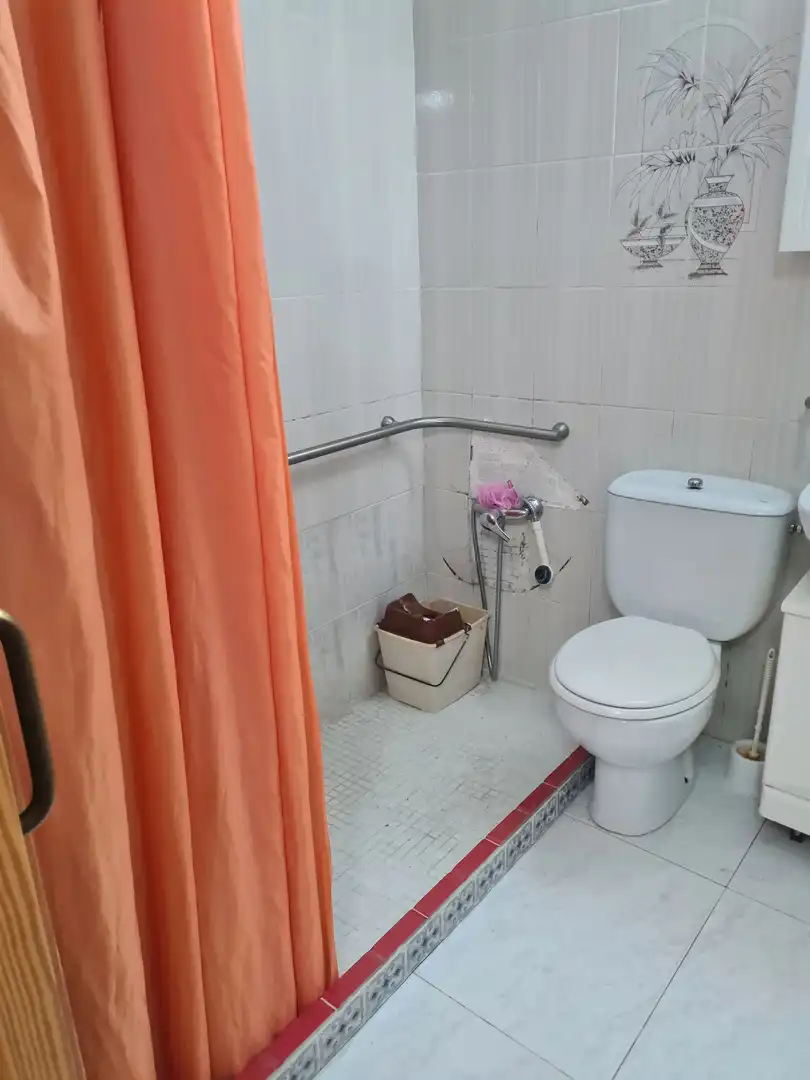 Badezimmer von Erdgeschoss zum Verkauf in Vinaròs mit Klimaanlage und Heizung