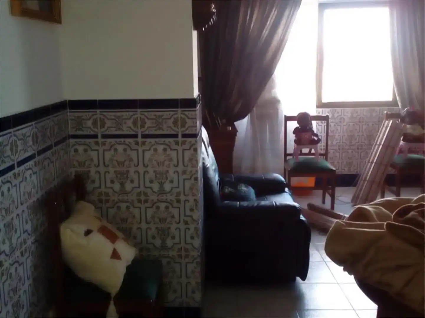 Sala d'estar de Casa adosada en venda en Zufre amb Aire condicionat, Moblat i Balcó