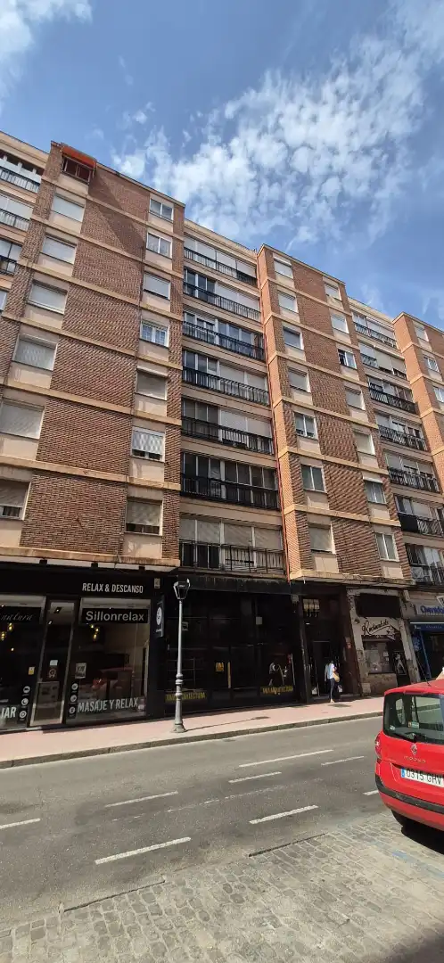 Vista exterior de Piso en venta en Valladolid con Calefacción, Parquet y Terraza