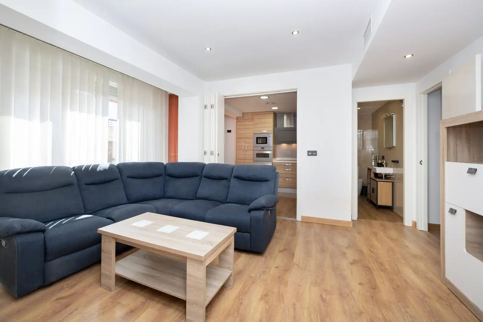Sala de estar de Piso de alquiler en Granada con Aire acondicionado, Calefacción y Amueblado