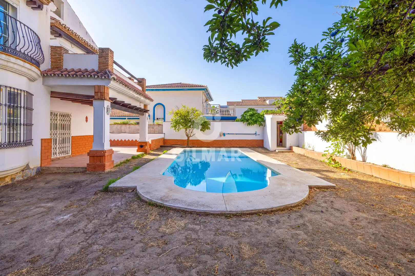 Vista exterior de Casa o chalet en venta en Benalmádena con Calefacción, Jardín privado y Piscina