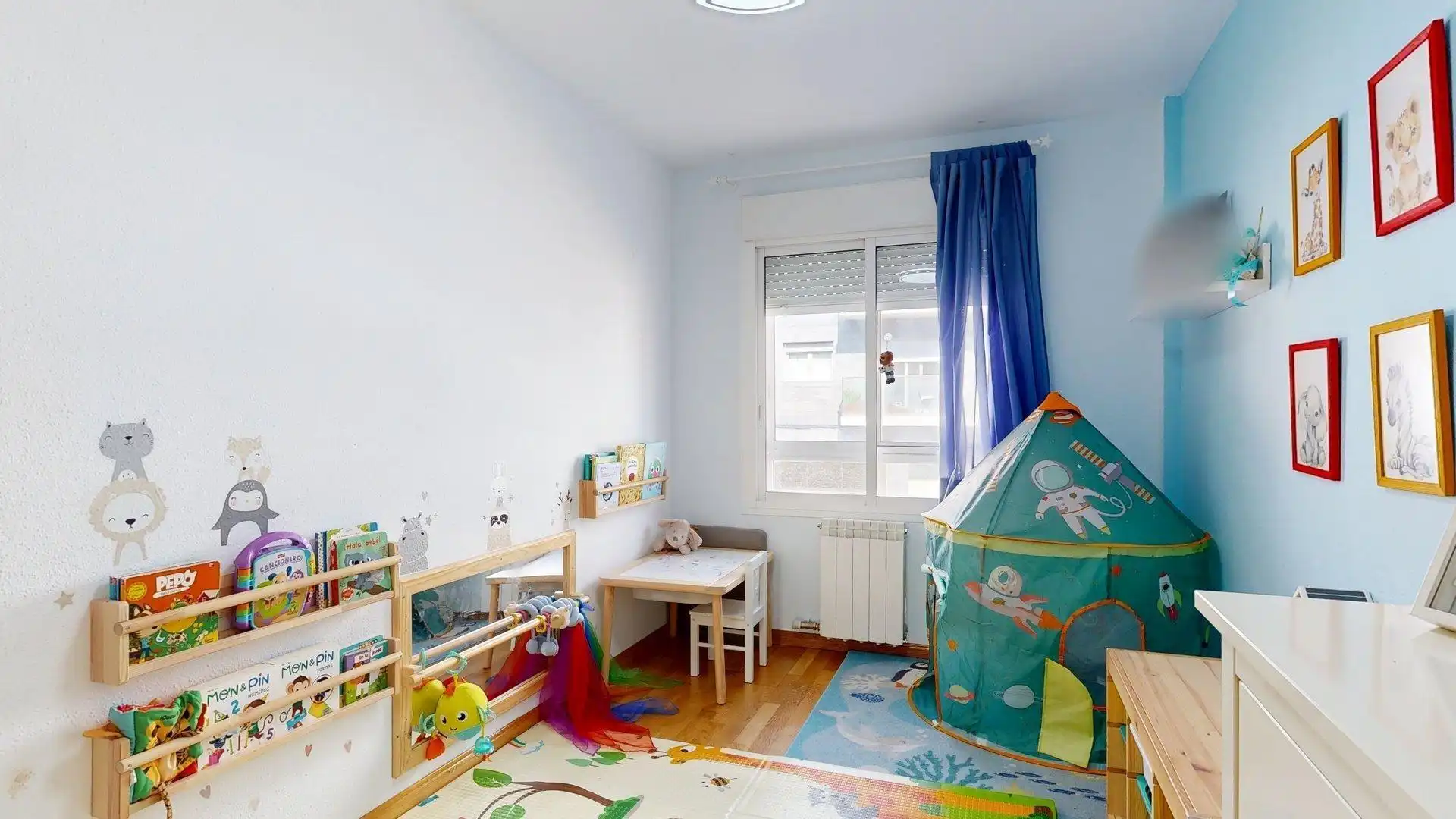 Habitación de Casa adosada en venta en Zaragoza con Calefacción, Jardín privado y Terraza