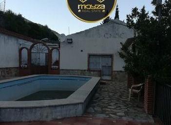 Piscina de Casa o xalet en venda en  Jaén Capital amb Aire condicionat, Jardí privat i Terrassa