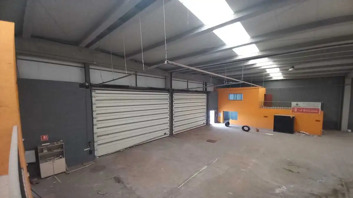 Aparcament de Nau industrial en venda en Bailén