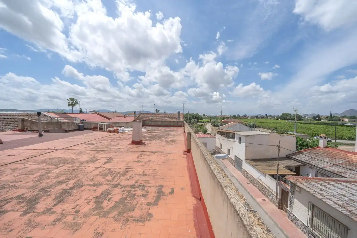 Vista exterior de Edifici en venda en Orihuela