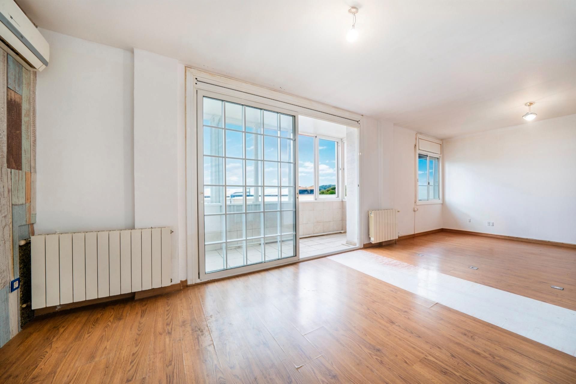 Bedroom of Flat for sale in Santa Perpètua de Mogoda  with Air Conditioner, Heating and Parquet flooring
