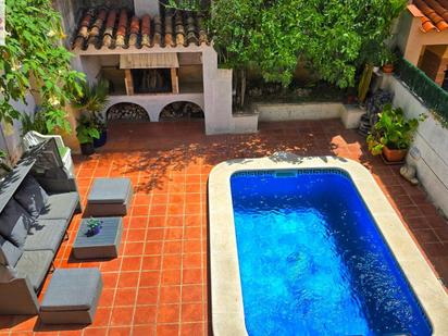 Piscina de Casa adosada en venda en Calafell amb Aire condicionat, Terrassa i Piscina