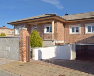 Exterior view of Single-family semi-detached to rent in Carbajosa de la Sagrada  with Air Conditioner, Terrace and Swimming Pool