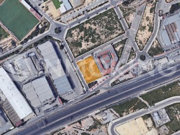 Terreny industrial de lloguer a Calle Arpella 6