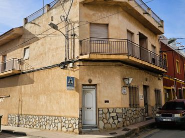 Adossat amb balcó en venda a Totana