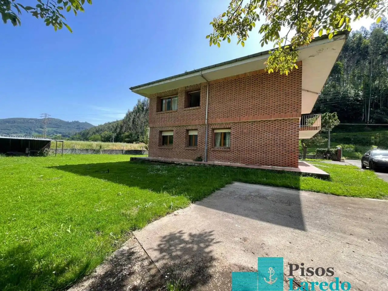 Vista exterior de Casa o chalet en venta en Ampuero con Jardín privado, Parquet y Terraza