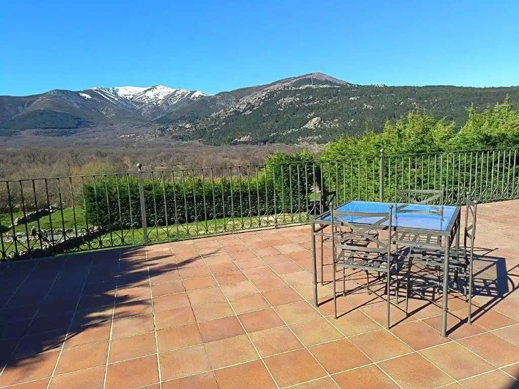 Terrace of Buildings for sale in Navalonguilla