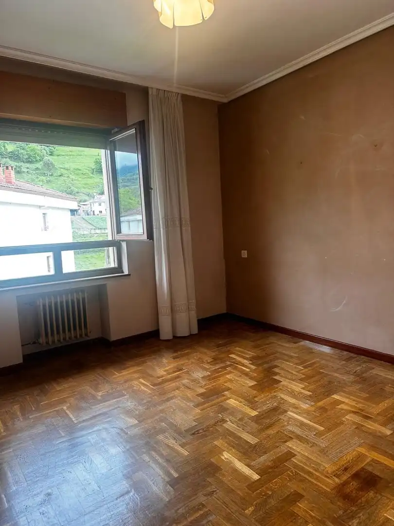 Habitación de Piso en venta en Riosa con Calefacción, Terraza y Trastero