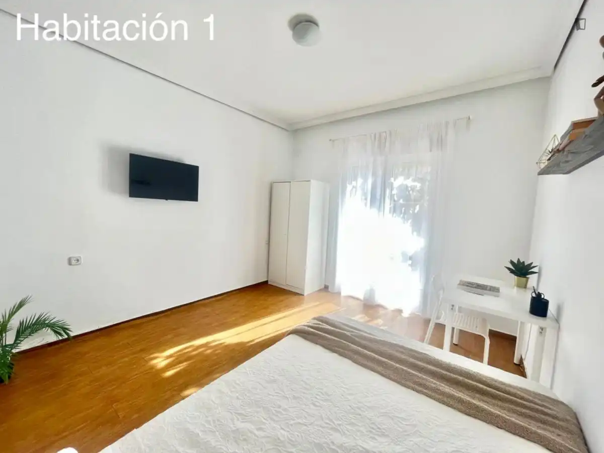 Bedroom of Houses for share in Santiponce  with Furnished, Oven and Washing machine