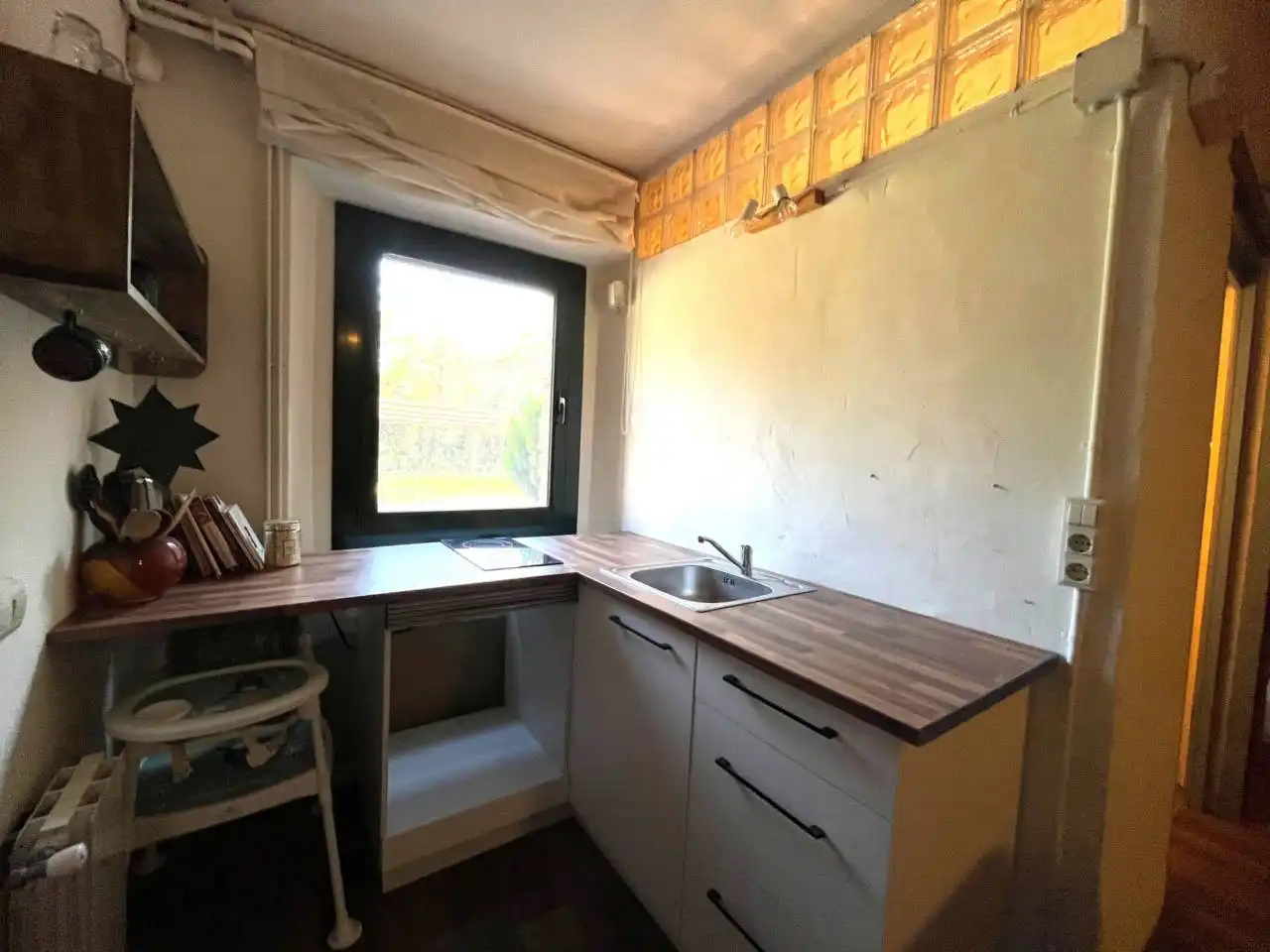 Cocina de Finca rústica de alquiler en Aiguaviva con Calefacción, Jardín privado y Terraza