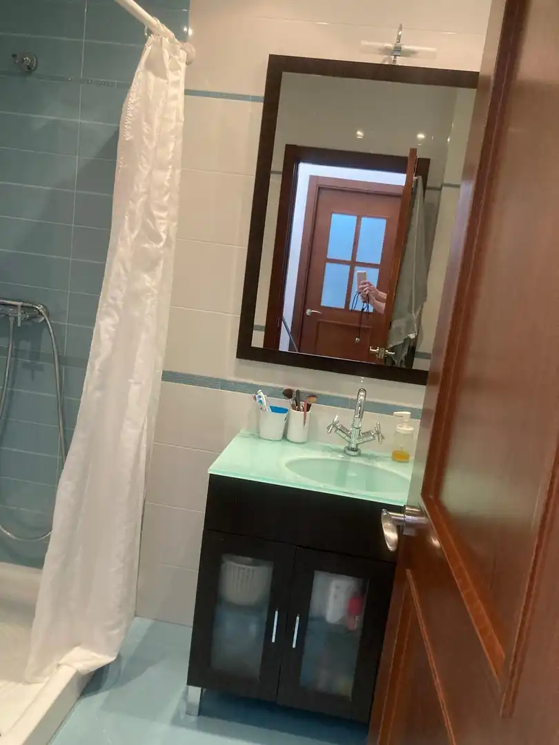 Bany de Casa o xalet en venda en Córdoba amb Aire condicionat, Parquet i Terrassa