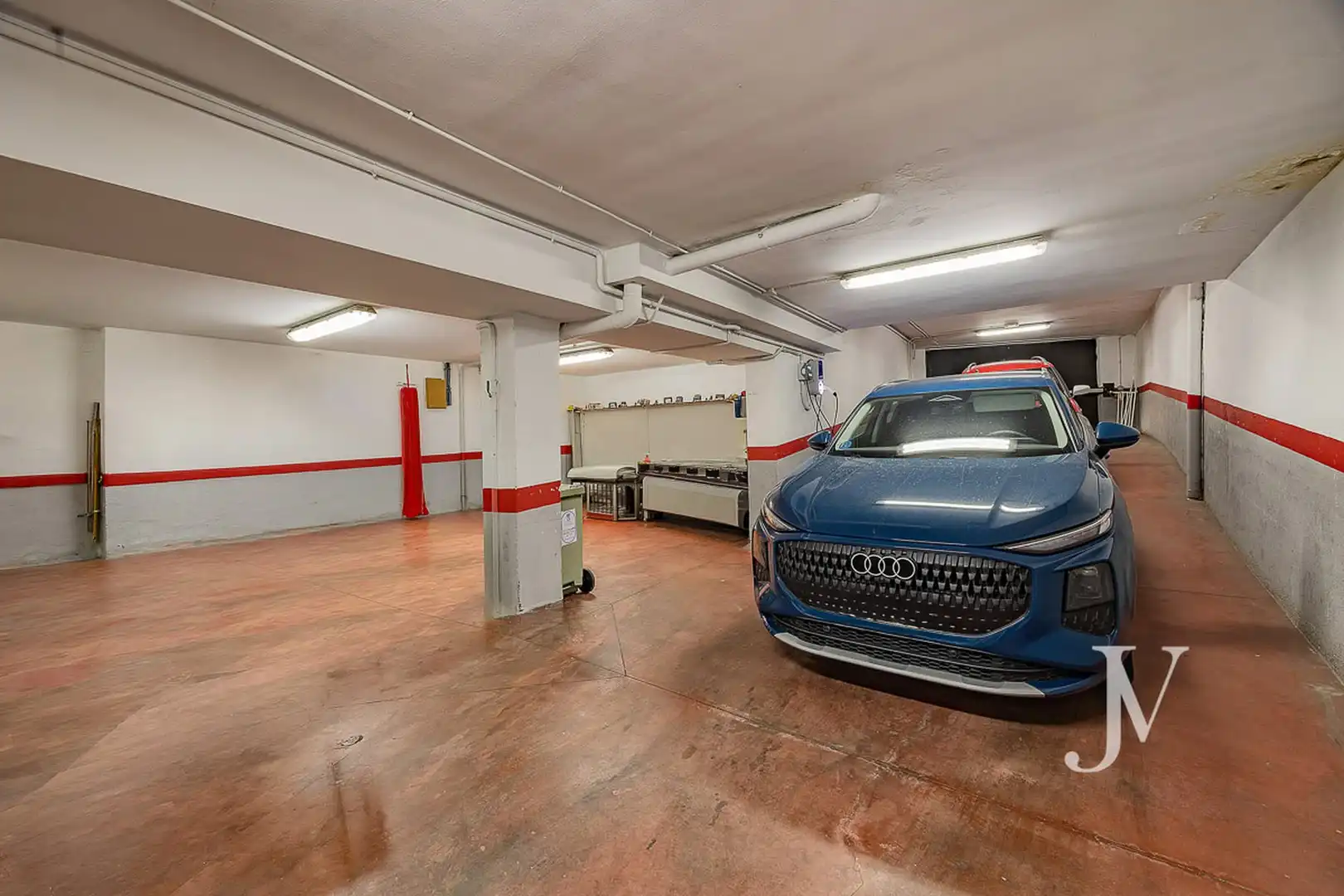 Parking de Casa o chalet en venta en Madrid con Aire acondicionado, Calefacción y Jardín privado