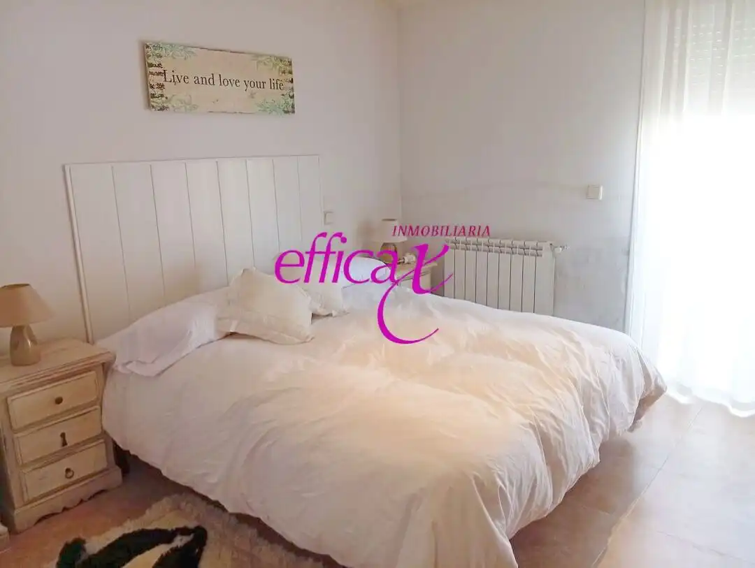 Bedroom of Houses for sale in Santo Domingo-Caudilla  with Heating
