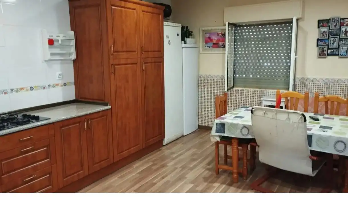 Cuina de Casa o xalet en venda en Entrena amb Jardí privat, Terrassa i Traster