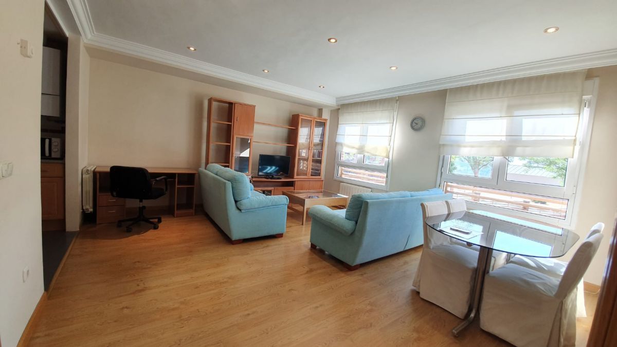 Living room of Apartment to rent in Salamanca Capital  with Heating, Parquet flooring and Furnished