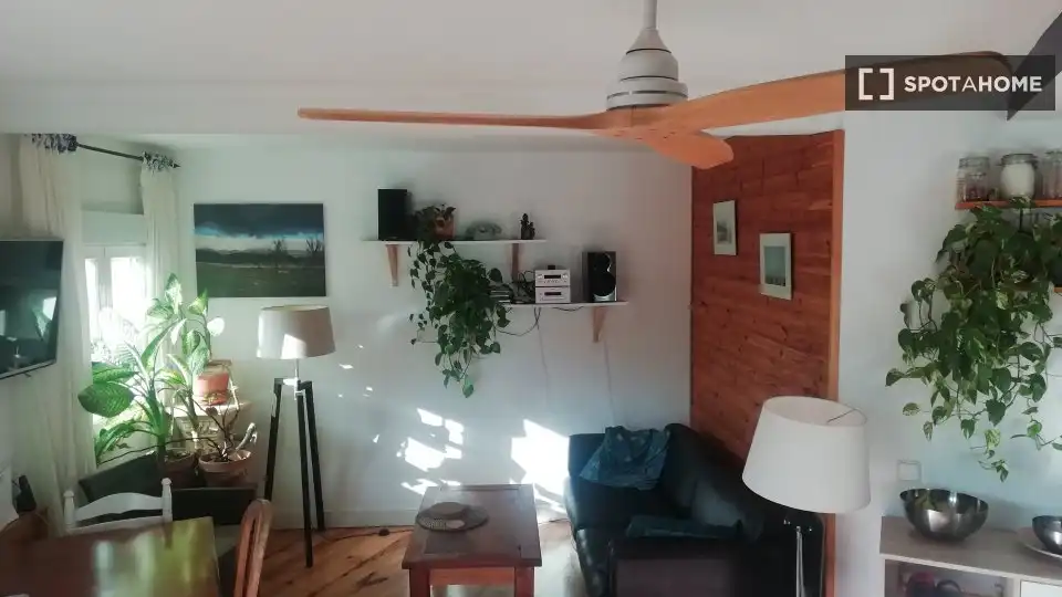 Living room of Flat for rent in Madrid  with Air Conditioner, Heating and Furnished