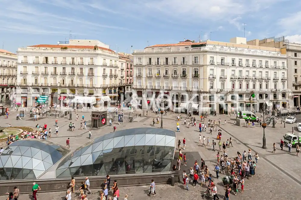 Dachboden zur Miete in Colegiata, Embajadores - Lavapiés
