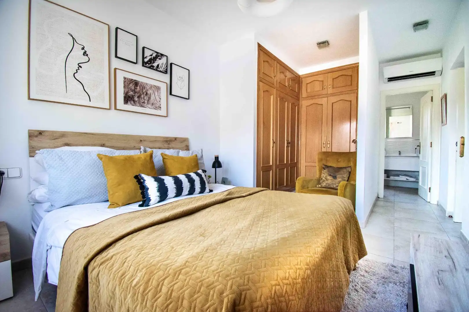 Bedroom of Detached homes for sale in L'Alfàs del Pi  with Air Conditioner, Private garden and Swimming Pool