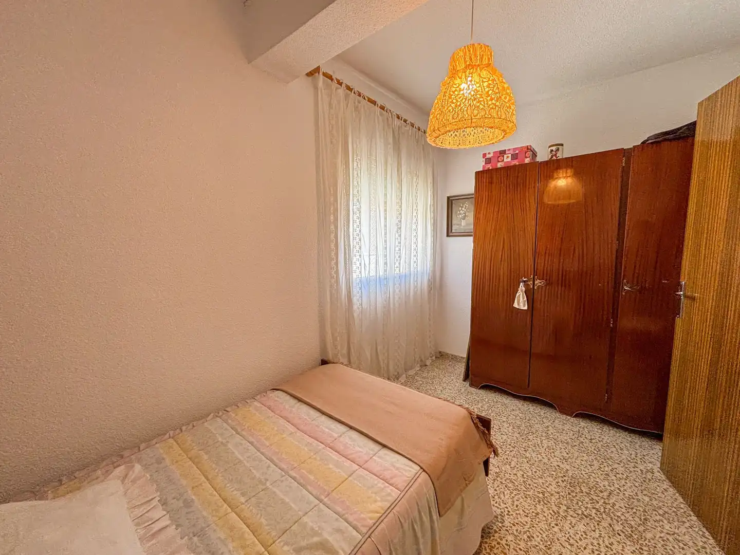 Dormitori de Casa adosada en venda en Albolote amb Terrassa