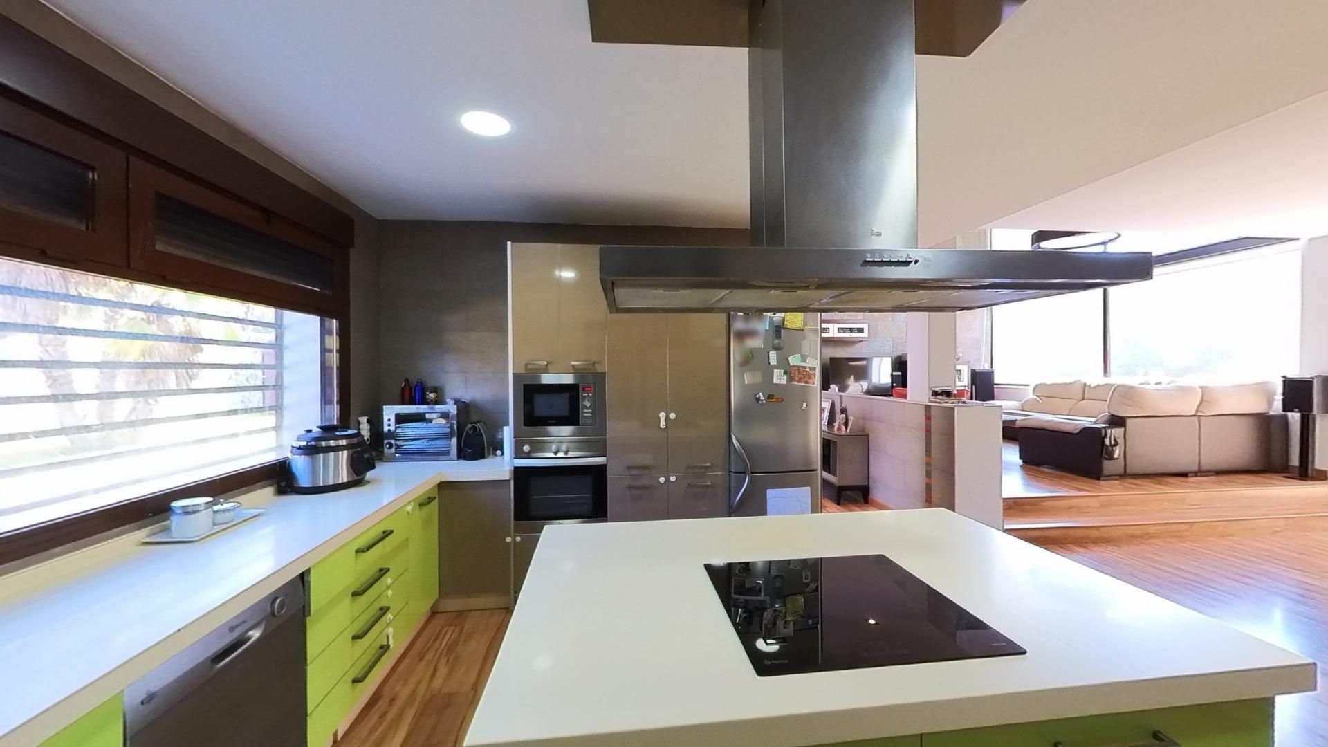 Cuina de Casa o xalet en venda en  Córdoba Capital amb Jardí privat, Terrassa i Traster
