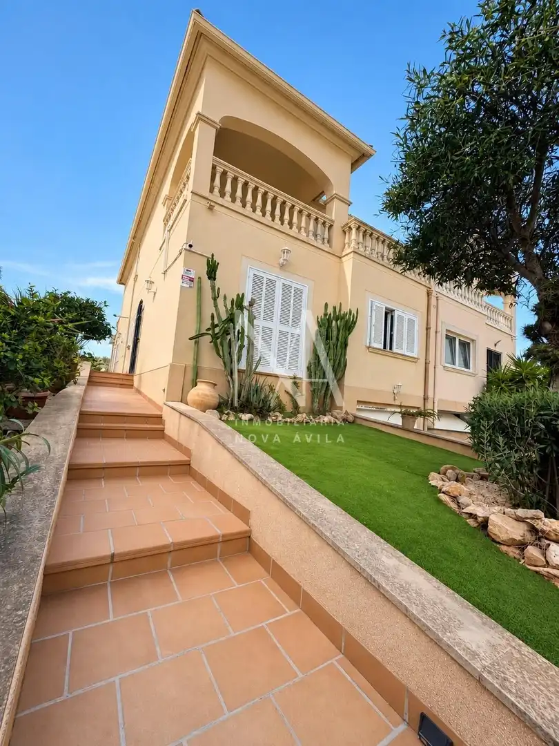 Semi-detached house with pool for sale in Ses Palmeres