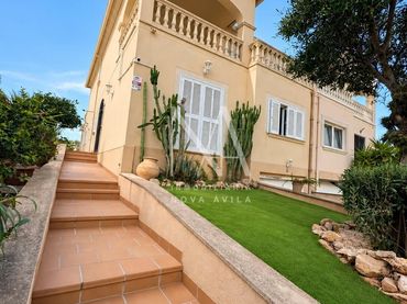 Casa aparellada amb piscina en venda a Ses Palmeres