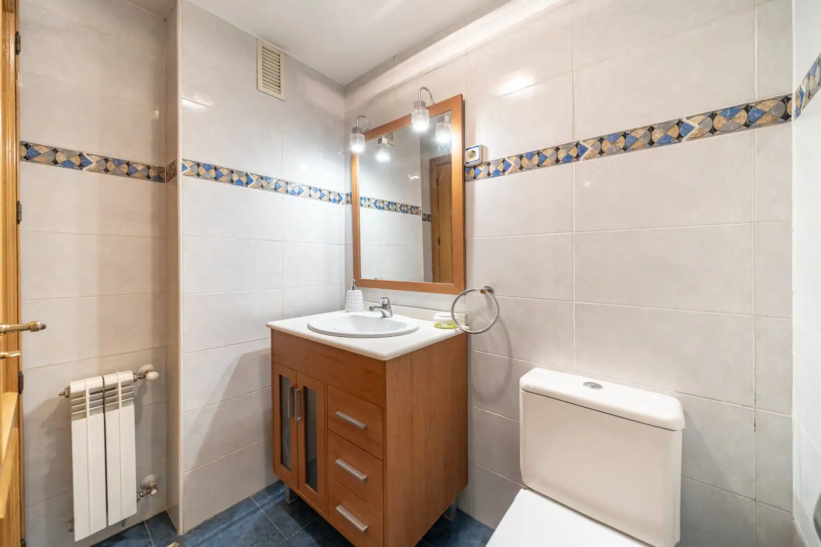 Bathroom of Flat for sale in Torrejón de Ardoz  with Air Conditioner, Heating and Parquet flooring