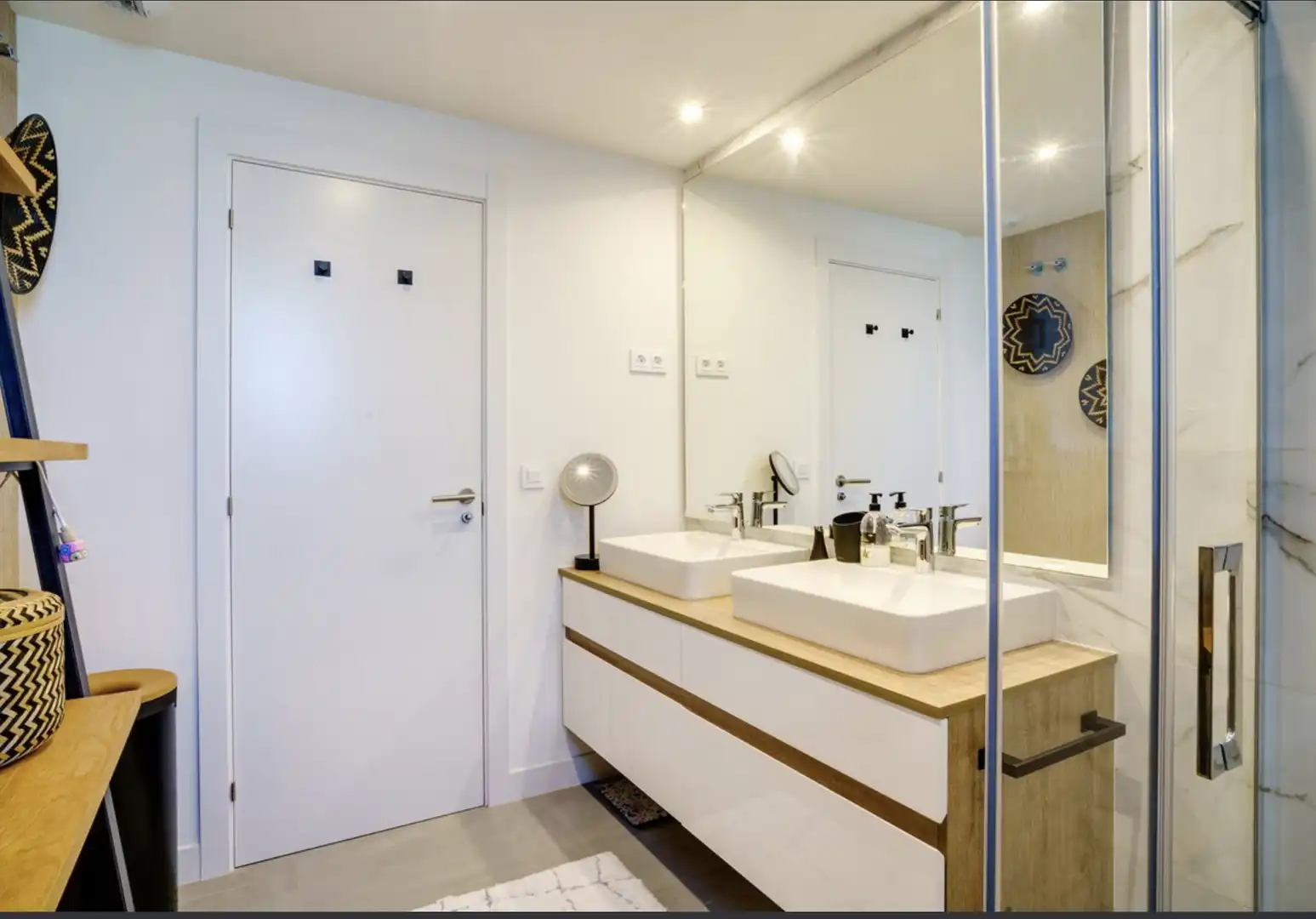 Bany de Apartament de lloguer en Estepona amb Aire condicionat, Terrassa i Moblat
