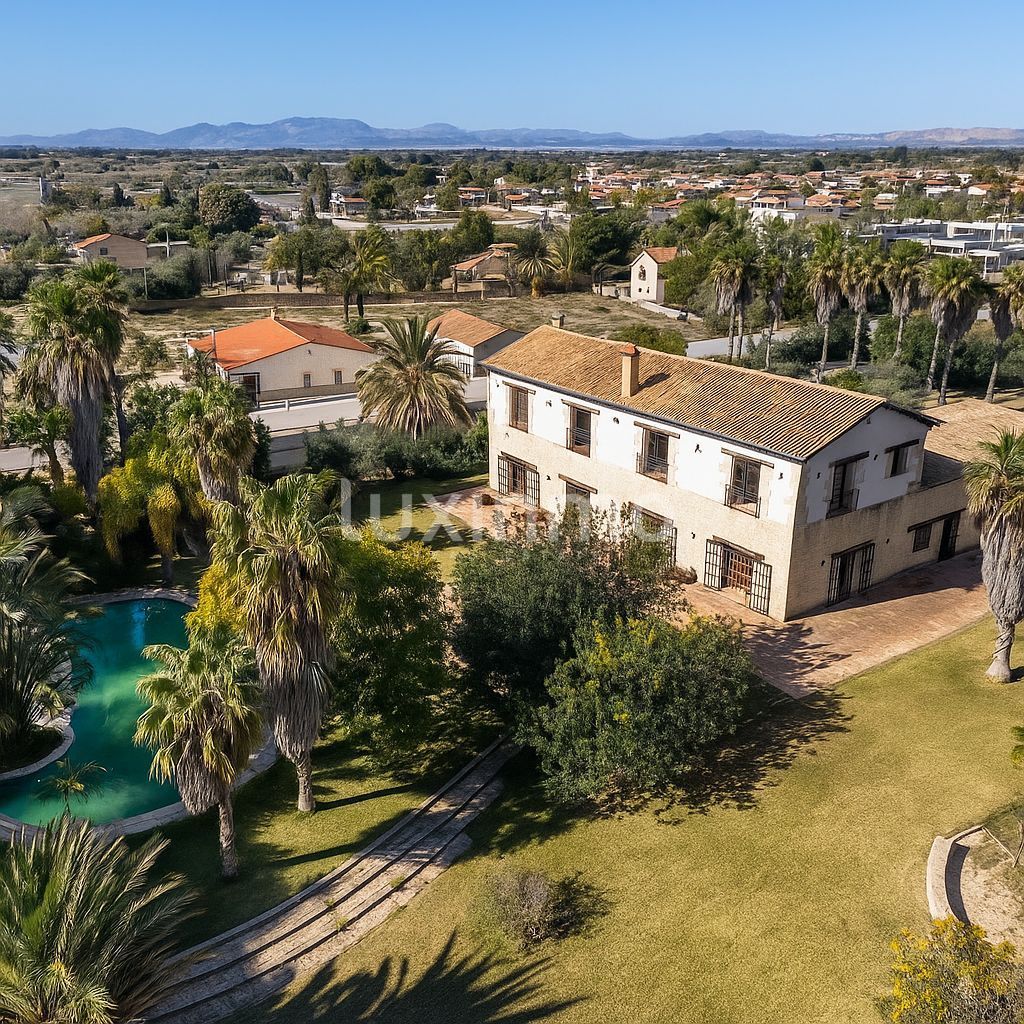 Vista exterior de Casa o xalet en venda en Elche / Elx amb Aire condicionat, Calefacció i Terrassa