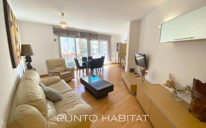 Living room of Flat for sale in  Barcelona Capital  with Air Conditioner, Heating and Balcony