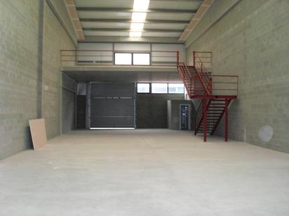 Nau industrial de lloguer en Rodonyà